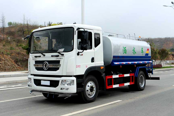 怎樣排除灑水車柴油機過早、過遲的噴油現象？
